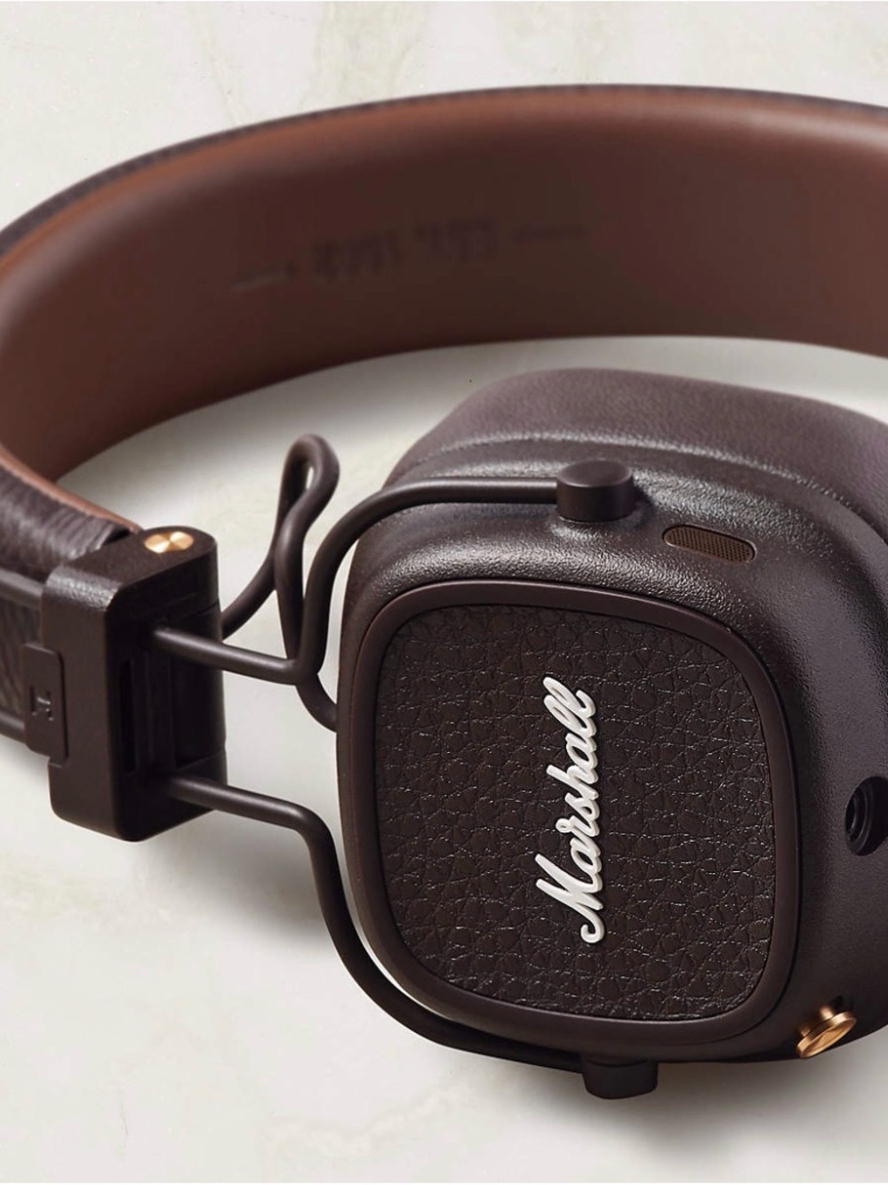 Marshall Major V Brown On-Ear Bluetooth Headphones (with wire)